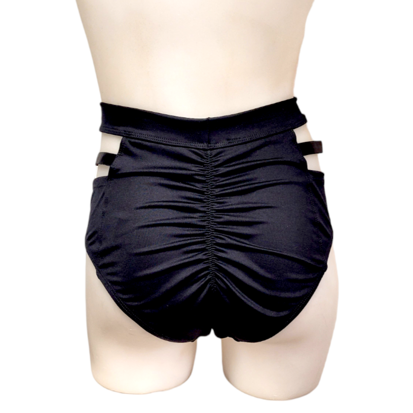 Monroe Short in Black Supplex