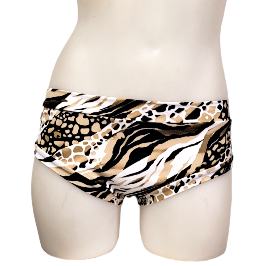 Classic Booty Short in Sand Leopard