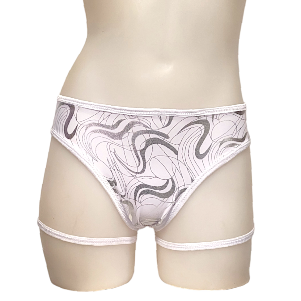 Ella Short in White Groove