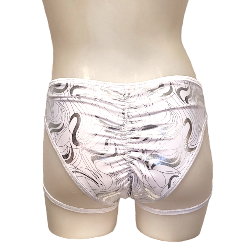 Ella Short in White Groove