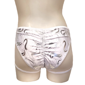 Ella Short in White Groove
