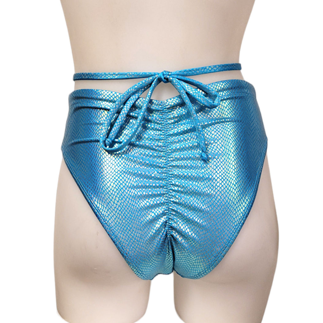Layla Short in Blue Scale