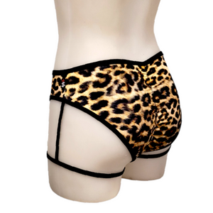 Ella Short in Yellow Leopard