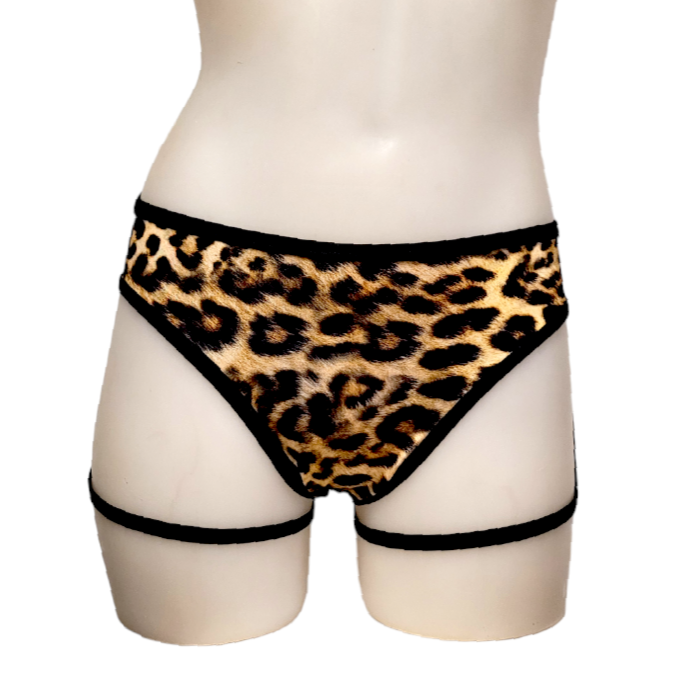 Ella Short in Yellow Leopard