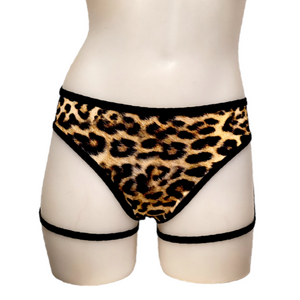 Ella Short in Yellow Leopard