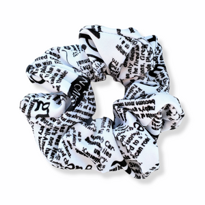 Scrunchie in Newsprint