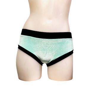 Classic Booty Short in Mint Velvet