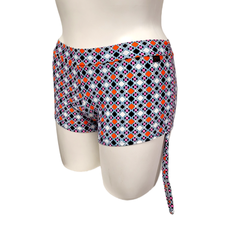 Side Tie/Scrunch Short in Solitaire