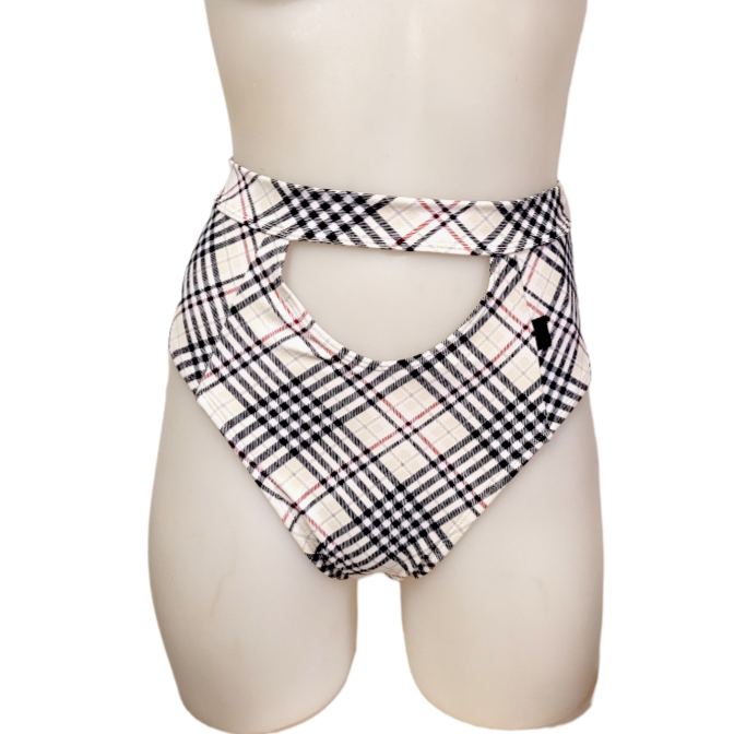 Iris Short in White Plaid